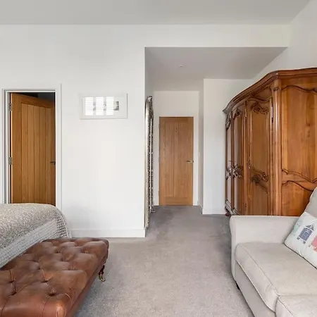 Porthminster View Luxury Sea Views Balcony, Parking, Pool, & Gym * St Ives