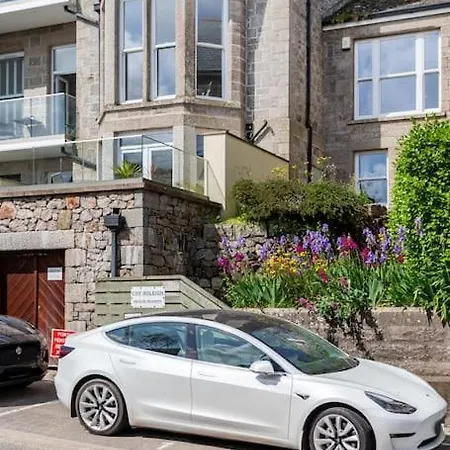 Porthminster View Luxury Sea Views Balcony, Parking, Pool, & Gym * St Ives