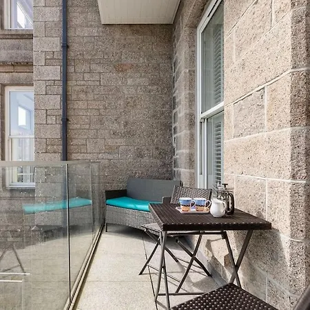 Porthminster View Luxury Sea Views Balcony, Parking, Pool, & Gym St Ives