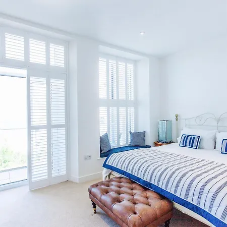 Porthminster View Luxury Sea Views Balcony, Parking, Pool, & Gym *